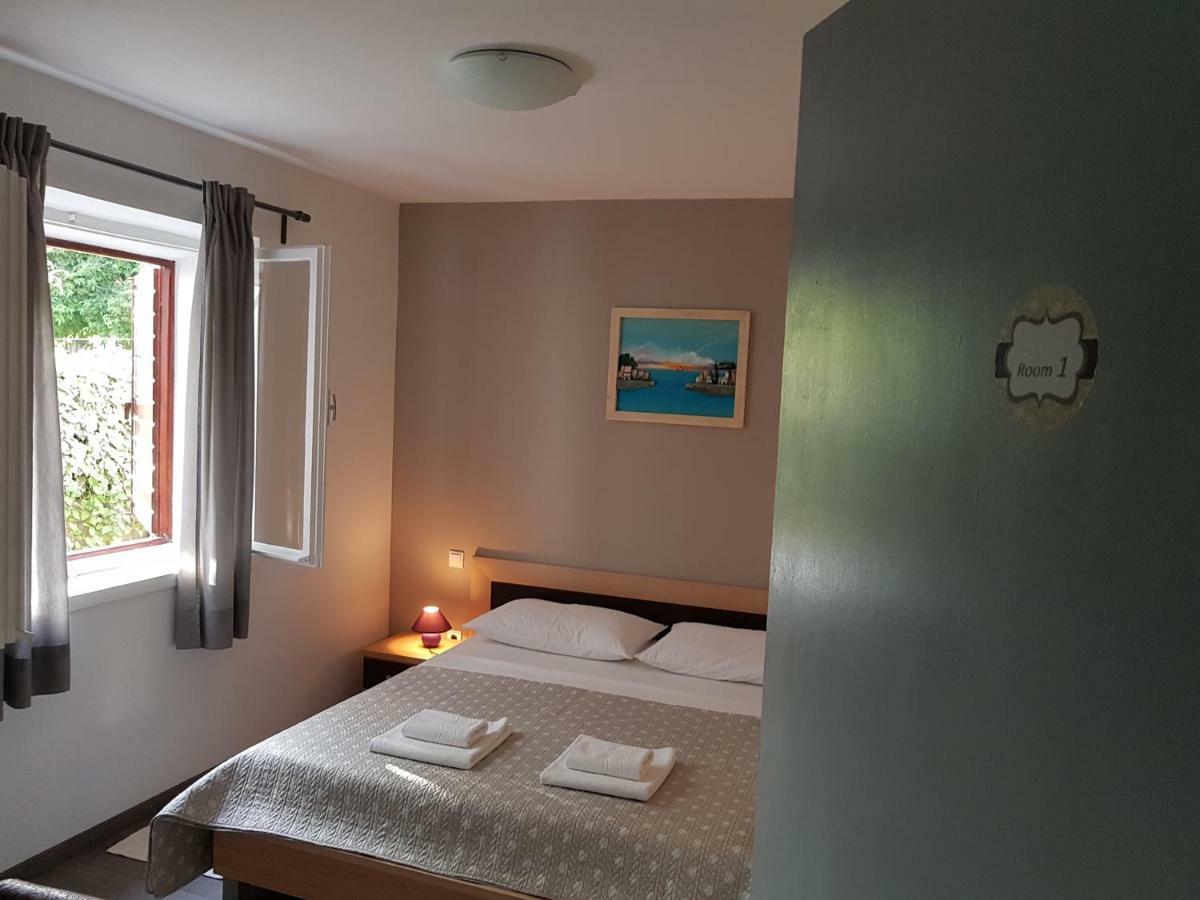 Guesthouse Jet Kastela Exterior photo