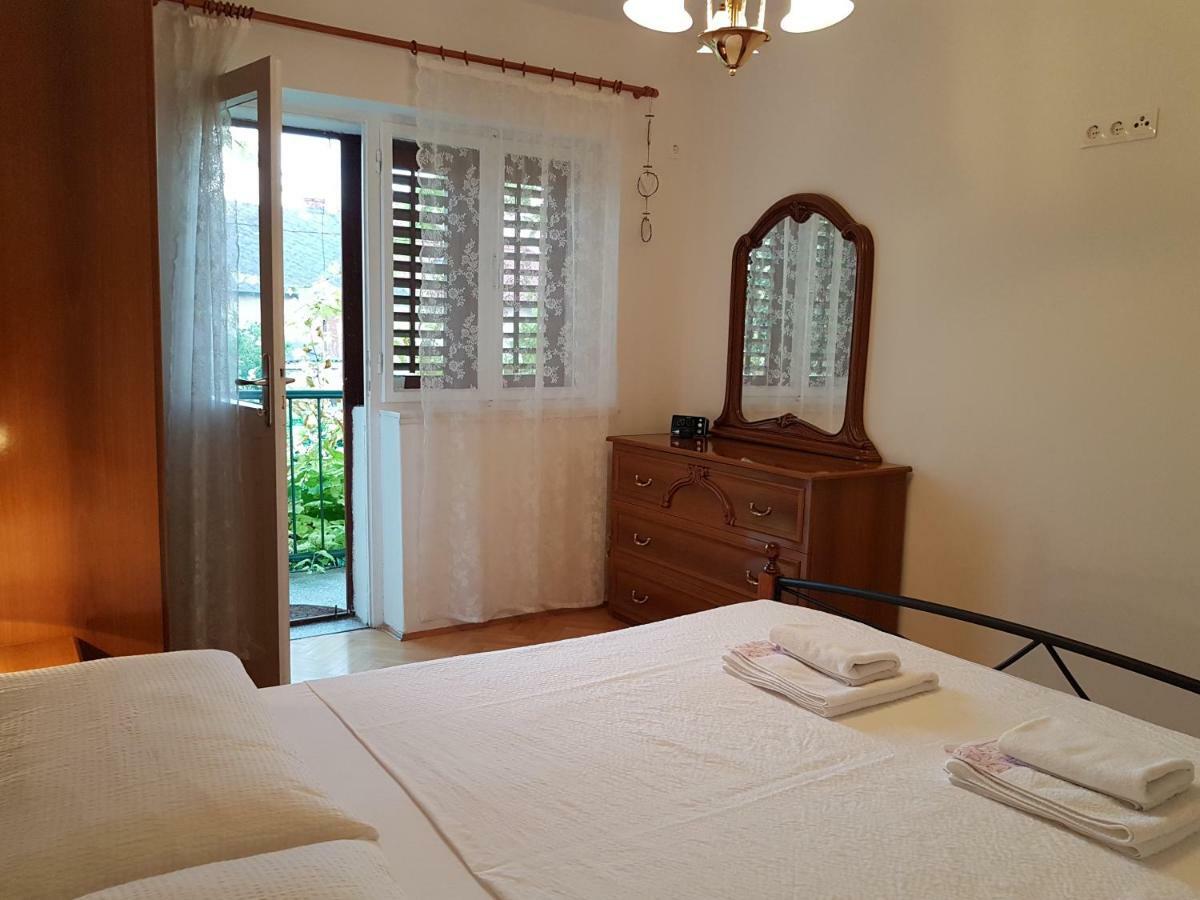 Guesthouse Jet Kastela Exterior photo